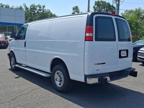 Certified 2024 Chevrolet Express 2500 w/ Driver Convenience Package RWD image 4