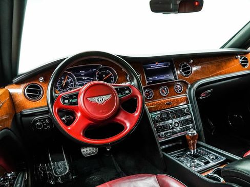 Used 2018 Bentley Mulsanne RWD image 5