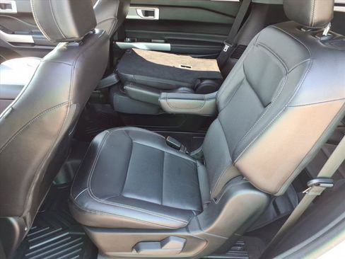 Used 2023 Ford Explorer Limited AWD/4WD image 13