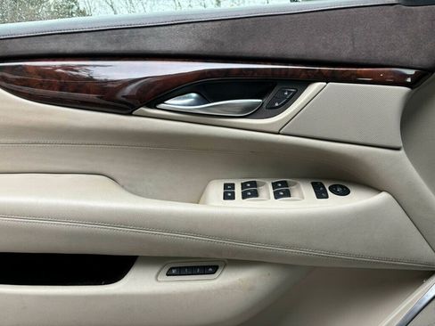 Used 2016 Cadillac Escalade Luxury image 35