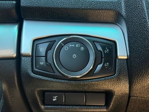 Used 2016 Ford Explorer XLT w/ Equipment Group 202A AWD/4WD image 25