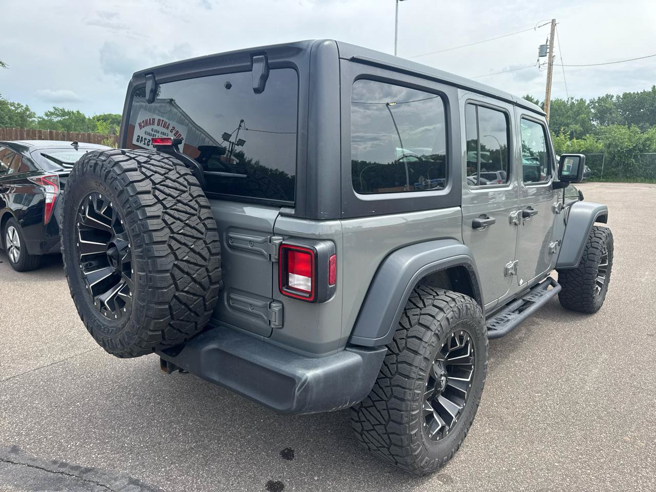 Used 2018 Jeep Wrangler Unlimited Sport S AWD/4WD image 5