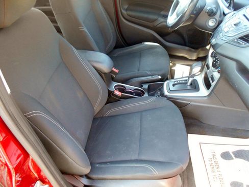 Used 2015 Ford Fiesta SE image 21
