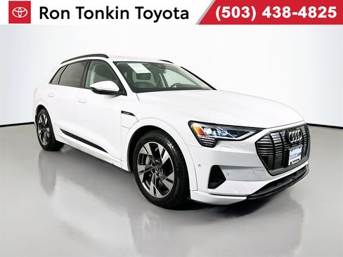 Used 2021 Audi e-tron Premium w/ Convenience Plus Package image 1