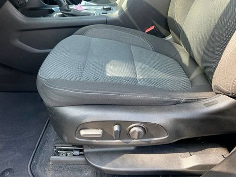 Used 2023 Chevrolet Traverse LT AWD/4WD image 16