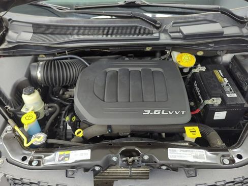 Used 2017 Dodge Grand Caravan GT FWD image 35