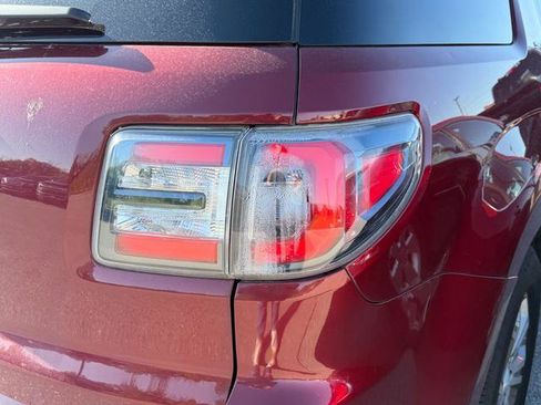 Used 2015 GMC Acadia SLT AWD/4WD image 9