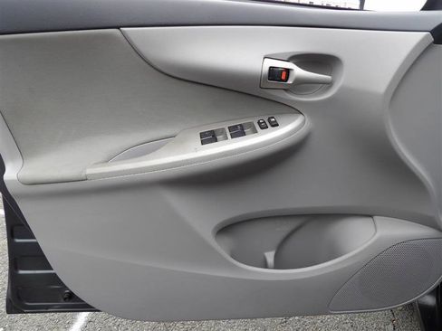 Used 2011 Toyota Corolla LE image 17