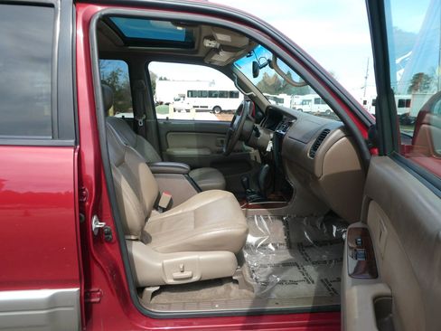 Used 2001 Toyota 4Runner Limited image 25
