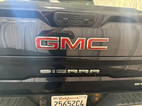 Used 2025 GMC Sierra 1500 SLT RWD image 15
