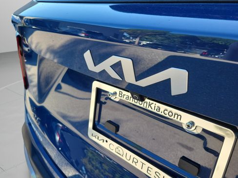 Certified 2025 Kia Sorento S FWD image 30
