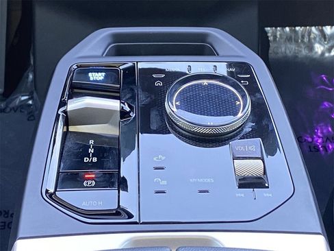 Used 2025 BMW iX xDrive50 image 28