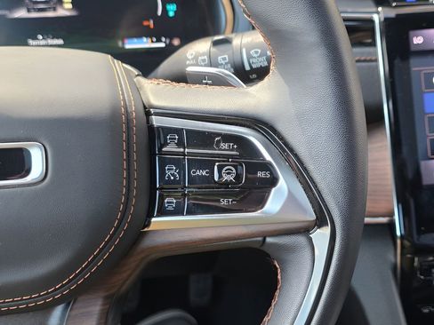 Used 2022 Jeep Grand Cherokee Summit w/ Advanced Protech Group IV image 28