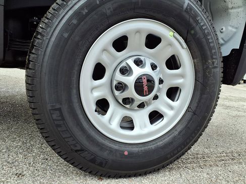 New 2026 GMC Sierra 2500 Pro w/ Convenience Package image 24