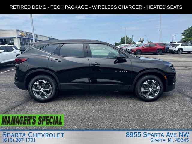 Used 2024 Chevrolet Blazer LT w/ Convenience Package AWD/4WD image 2