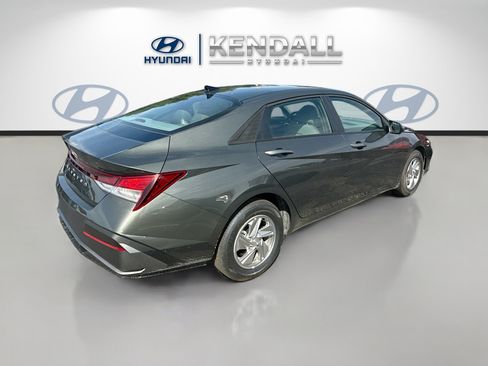 New 2026 Hyundai Elantra SE FWD image 6