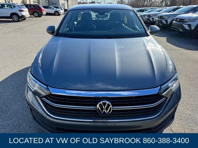 Used 2024 Volkswagen Jetta SE FWD image 2