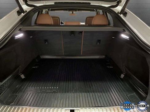 Used 2024 Audi Q8 e-tron Premium image 87