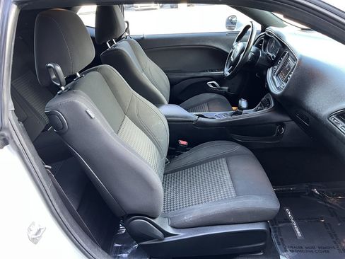 Used 2018 Dodge Challenger SXT image 12
