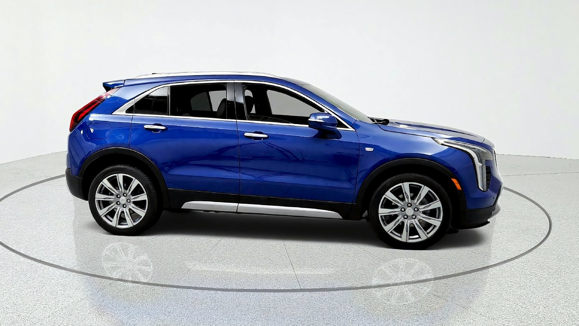 Certified 2023 Cadillac XT4 Premium Luxury w/ Cold Weather Package AWD/4WD image 6
