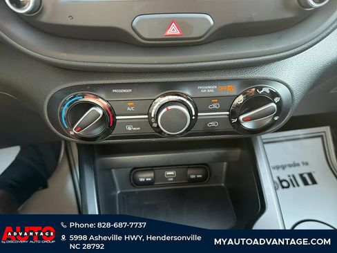 Used 2024 Kia Soul LX w/ Option Group 015 FWD image 17