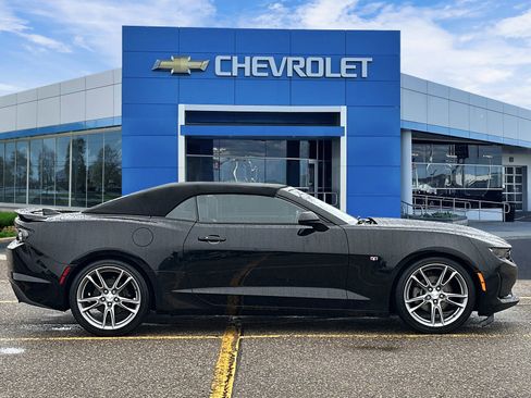 Certified 2021 Chevrolet Camaro LT w/ RS Package image 5