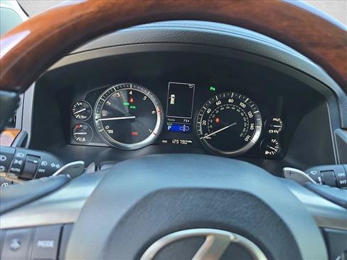 Used 2017 Lexus LX 570 4WD w/ Luxury Package image 20