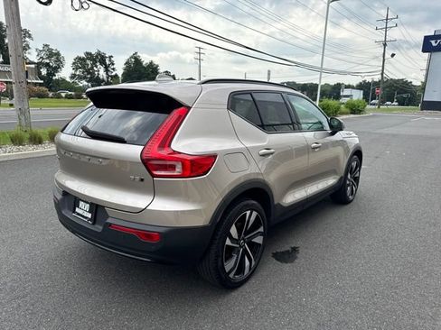 Used 2023 Volvo XC40 B5 Plus w/ Climate Package AWD/4WD image 5