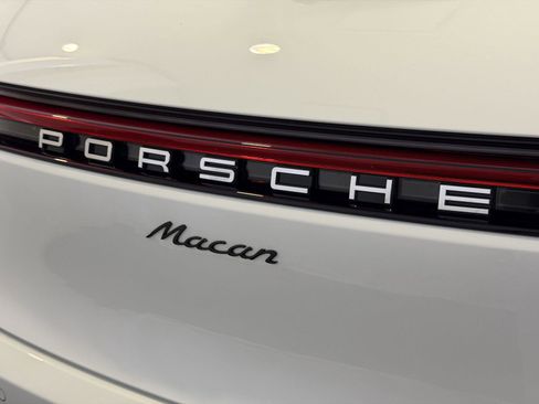 New 2026 Porsche Macan image 25
