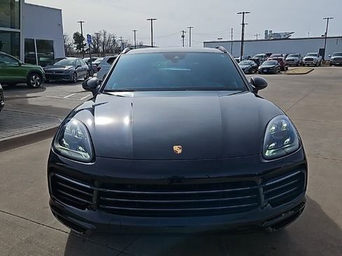 Used 2022 Porsche Cayenne Coupe image 2