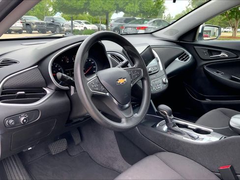 Used 2023 Chevrolet Malibu LT FWD image 17