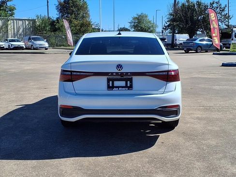 Used 2025 Volkswagen Jetta Sport image 27