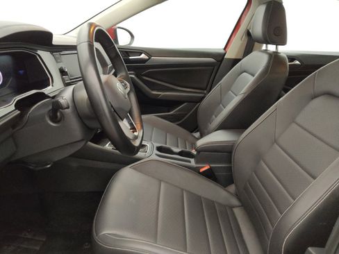 Used 2024 Volkswagen Jetta SE FWD image 17