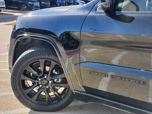 Used 2020 Jeep Grand Cherokee Altitude image 6