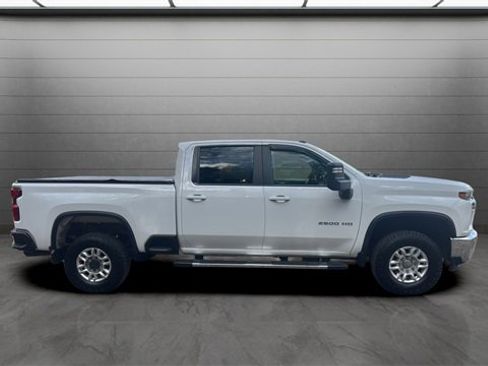 Used 2022 Chevrolet Silverado 2500 LT image 3