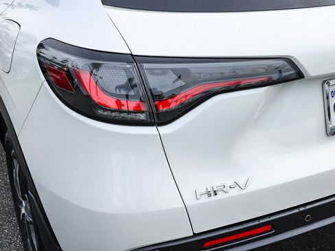 Certified 2023 Honda HR-V EX-L image 8