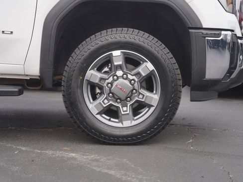 Used 2025 GMC Sierra 2500 SLT w/ SLT Convenience Package AWD/4WD image 4