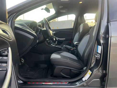 Used 2018 Ford Focus ST image 13