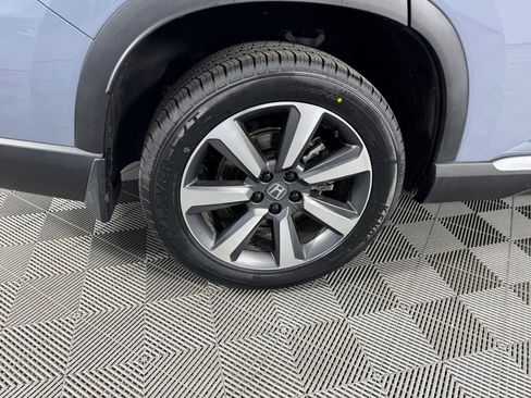 Used 2025 Honda Pilot Elite image 36
