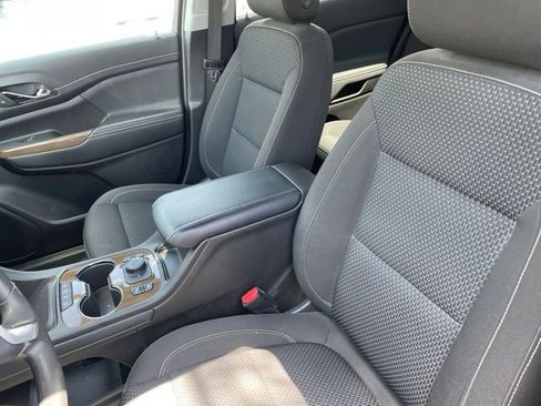 Used 2023 GMC Acadia SLE w/ Driver Convenience Package AWD/4WD image 6