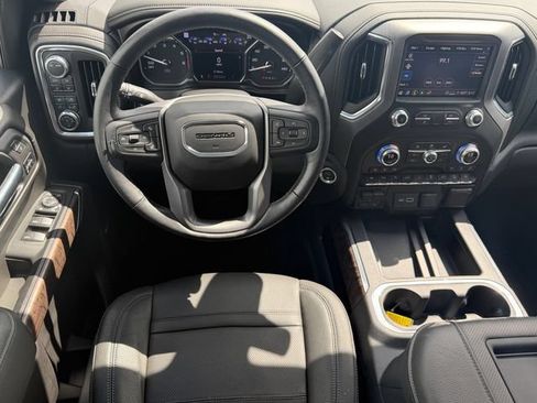 Used 2021 GMC Sierra 1500 Denali w/ Denali Ultimate Package AWD/4WD image 10