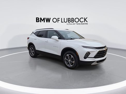 Used 2024 Chevrolet Blazer LT w/ Convenience Package FWD image 2