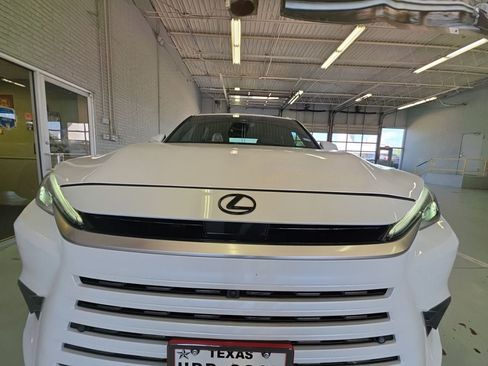 Used 2026 Lexus TX 350 AWD w/ Technology Package image 2