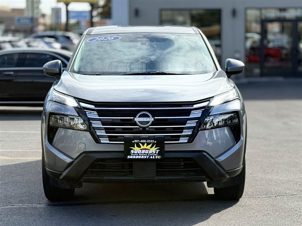 Used 2026 Nissan Rogue SV AWD/4WD image 2