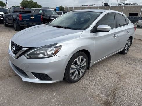Used 2019 Nissan Sentra SV w/ Special Edition Package FWD image 2