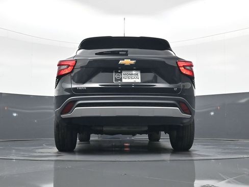 Used 2024 Chevrolet Trax LT w/ LT Convenience Package image 20