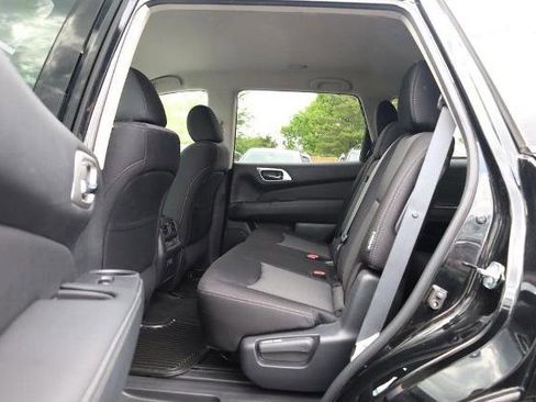 Used 2019 Nissan Pathfinder S FWD image 22
