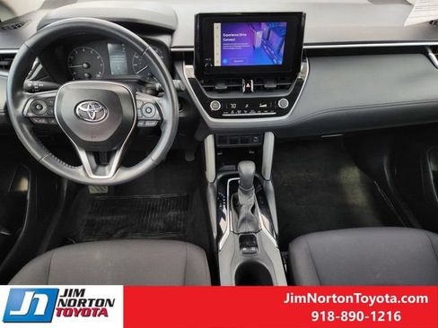 Used 2024 Toyota Corolla Cross LE FWD image 25