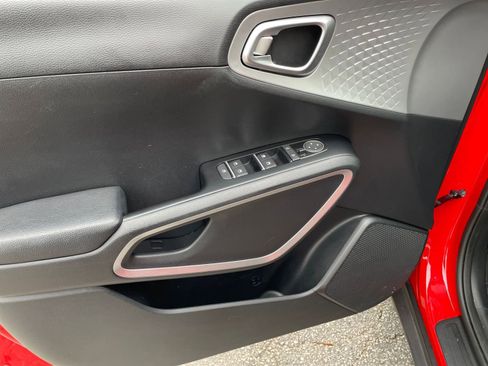 Used 2025 Kia Soul LX w/ LX Technology Package image 20