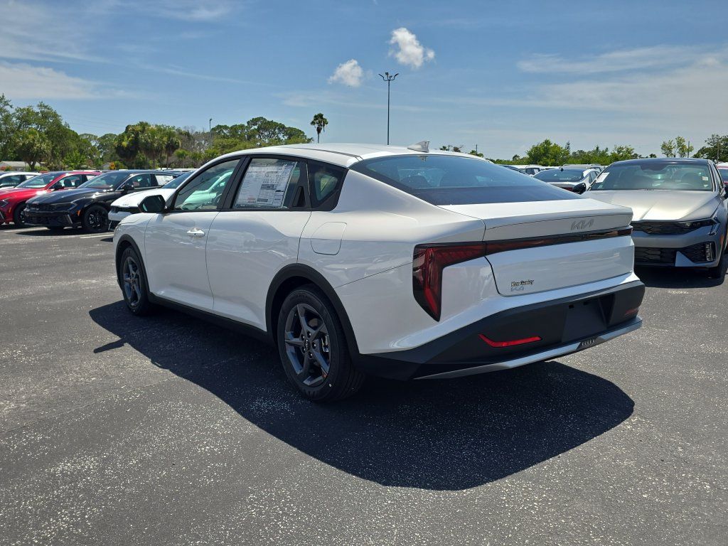 New 2026 Kia K4 FWD image 6